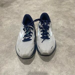 Brooks Womens Adrenaline GTS 22 1203531B036 Gray Running Shoes Sneakers Sz 11.5